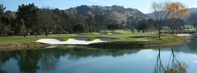 Bunkers across the water on a par 3