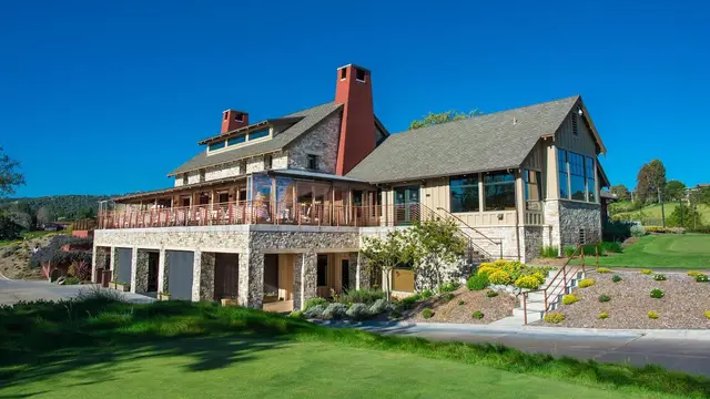 Corral de Tierra clubhouse