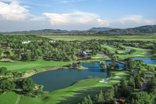 Lake and fairways with Mount Burdell beyond at StoneTree