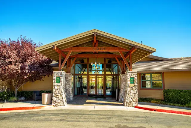 Whitney Oaks clubhouse entrance